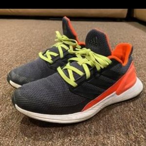 Women’s Size 7 Wide Adidas Sneakers